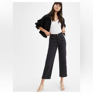 Levi's Ribcage Straight Ankle Women's Jeans
Color: Feelin' cagey black